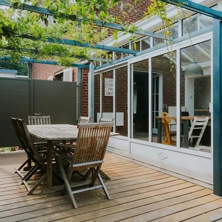 4 Bedroom House With Garden In *